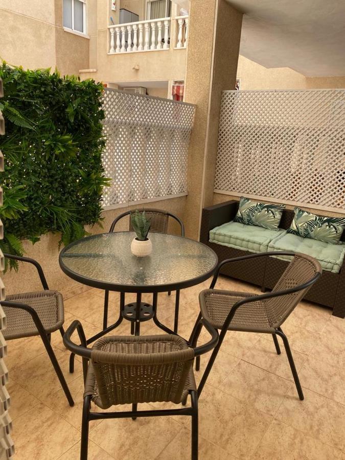 Комфортабельные Апартаменты С Большой Террасой Torrevieja Buitenkant foto